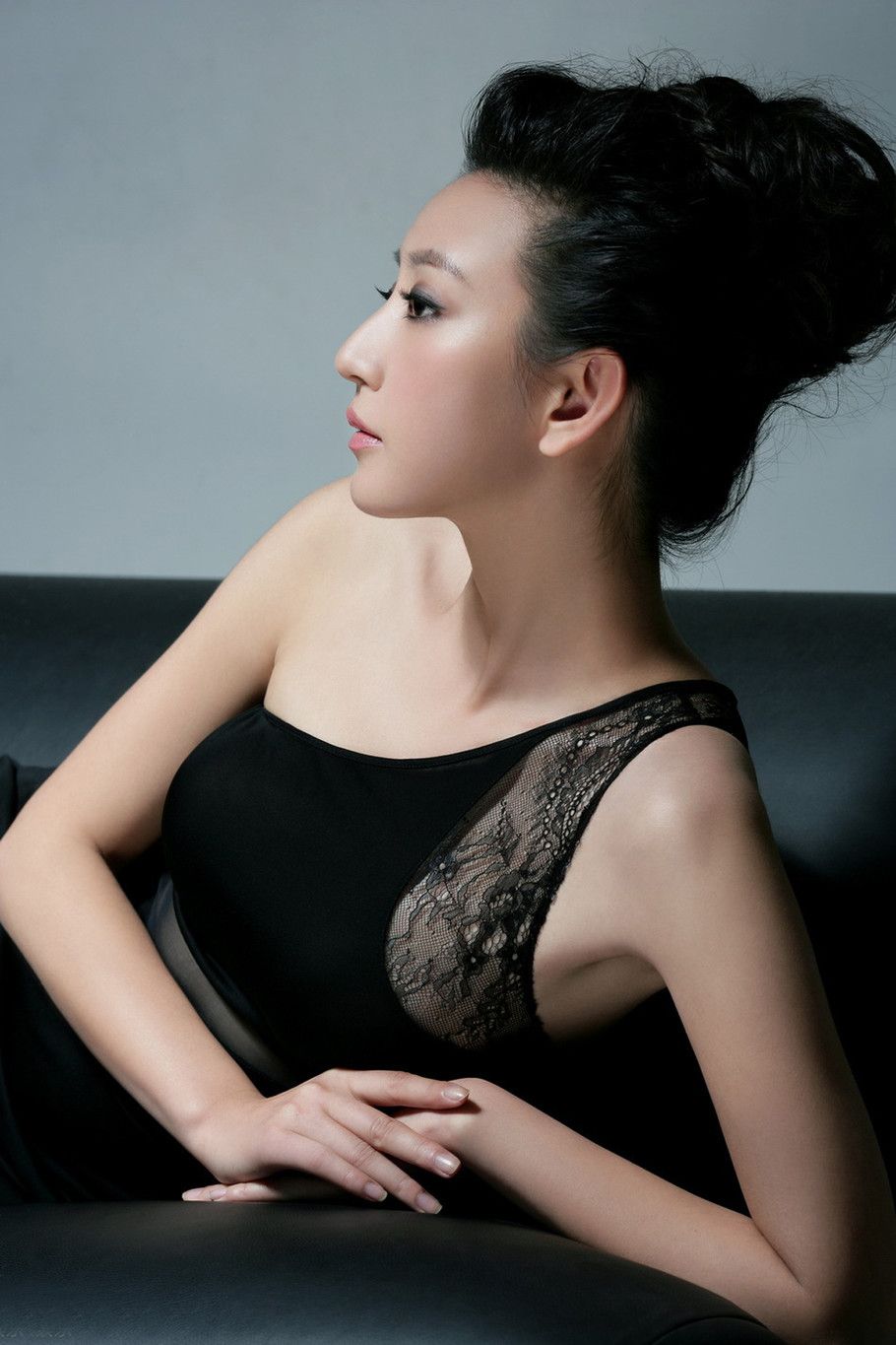 Yifei Tang Sexy and Hottest Photos , Latest Pics