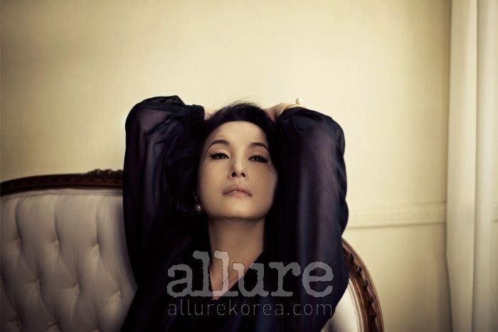 Kim Mi-sook Sexy and Hottest Photos , Latest Pics