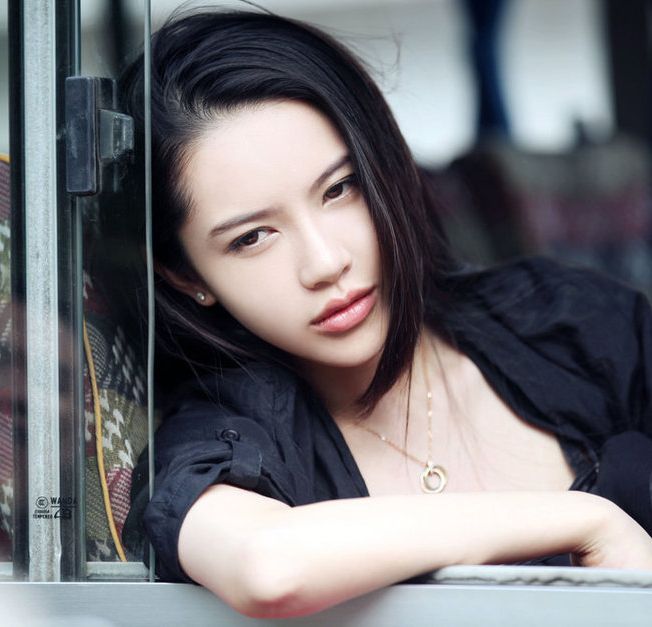 Shuangshuang Pan Sexy and Hottest Photos , Latest Pics