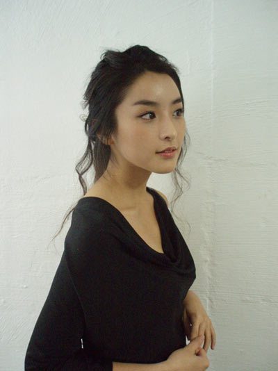 Yu-mi Jeong Sexy and Hottest Photos , Latest Pics