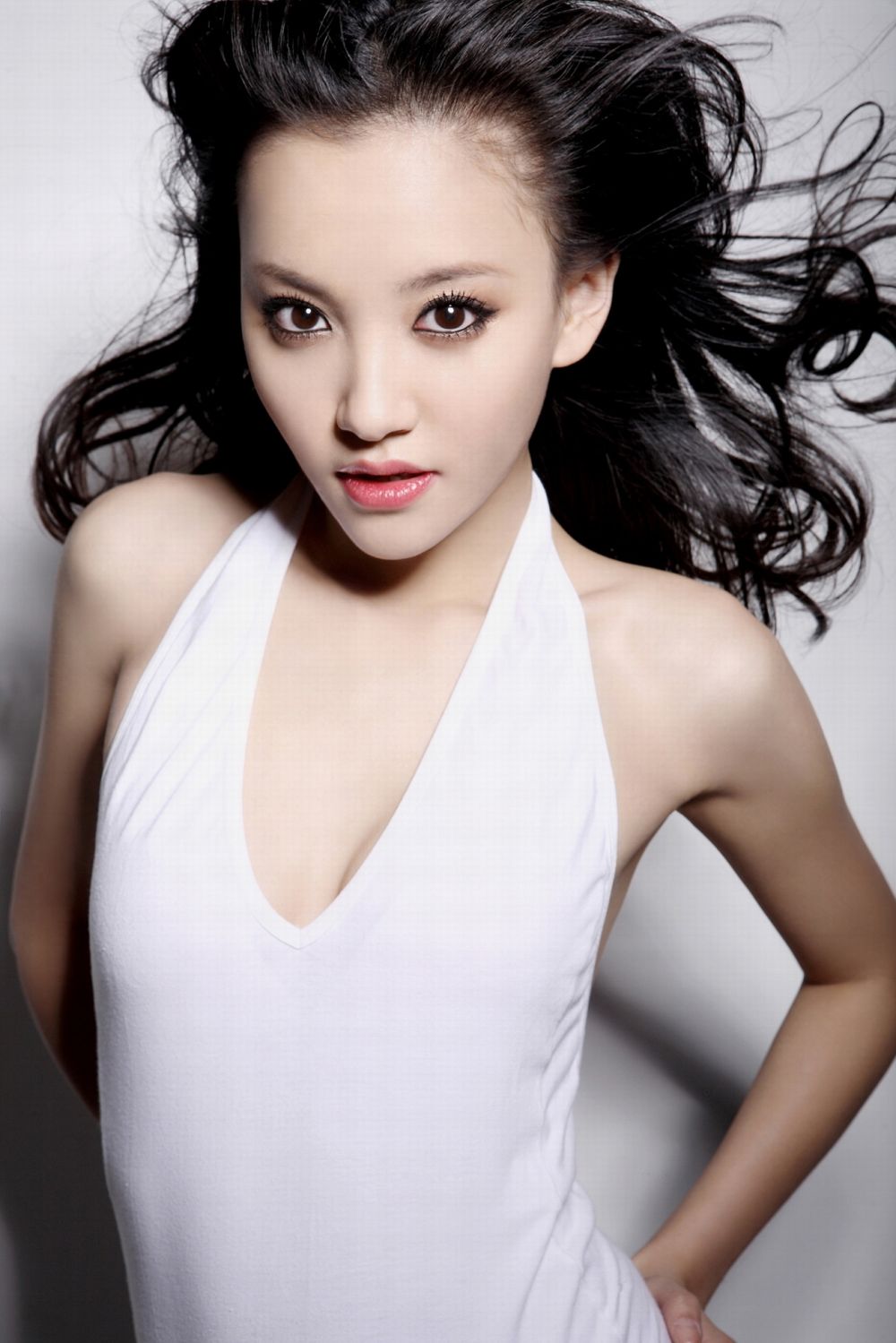 Chuchu Zhou Sexy and Hottest Photos , Latest Pics