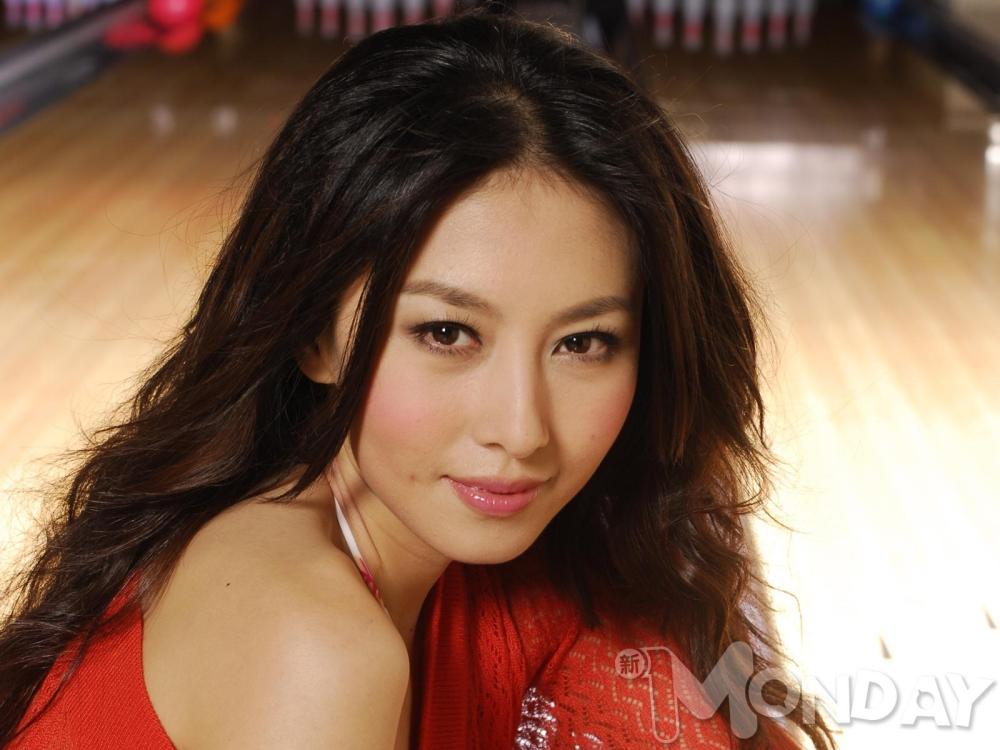 J.J. Jia Sexy and Hottest Photos , Latest Pics