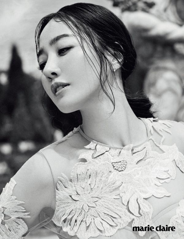 Uhm Ji-won Sexy and Hottest Photos , Latest Pics