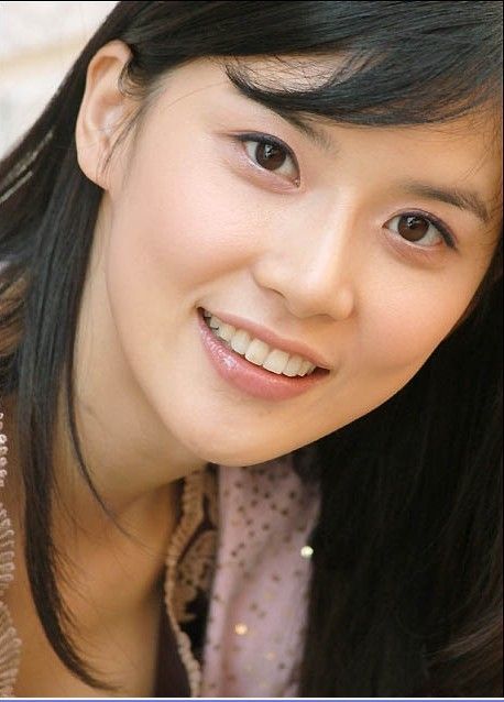 Lee Bo-young Sexy and Hottest Photos , Latest Pics