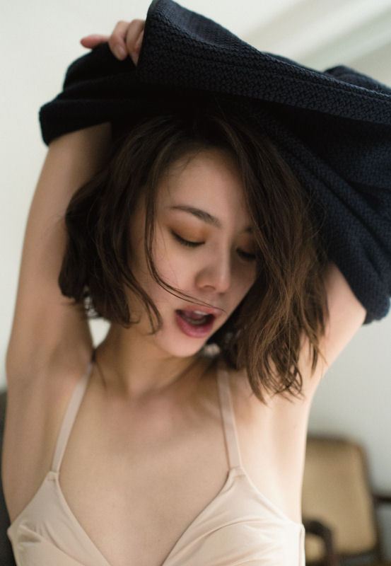 Reina Asami Sexy and Hottest Photos , Latest Pics