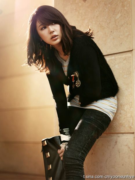 Yun Eun-hye Sexy and Hottest Photos , Latest Pics