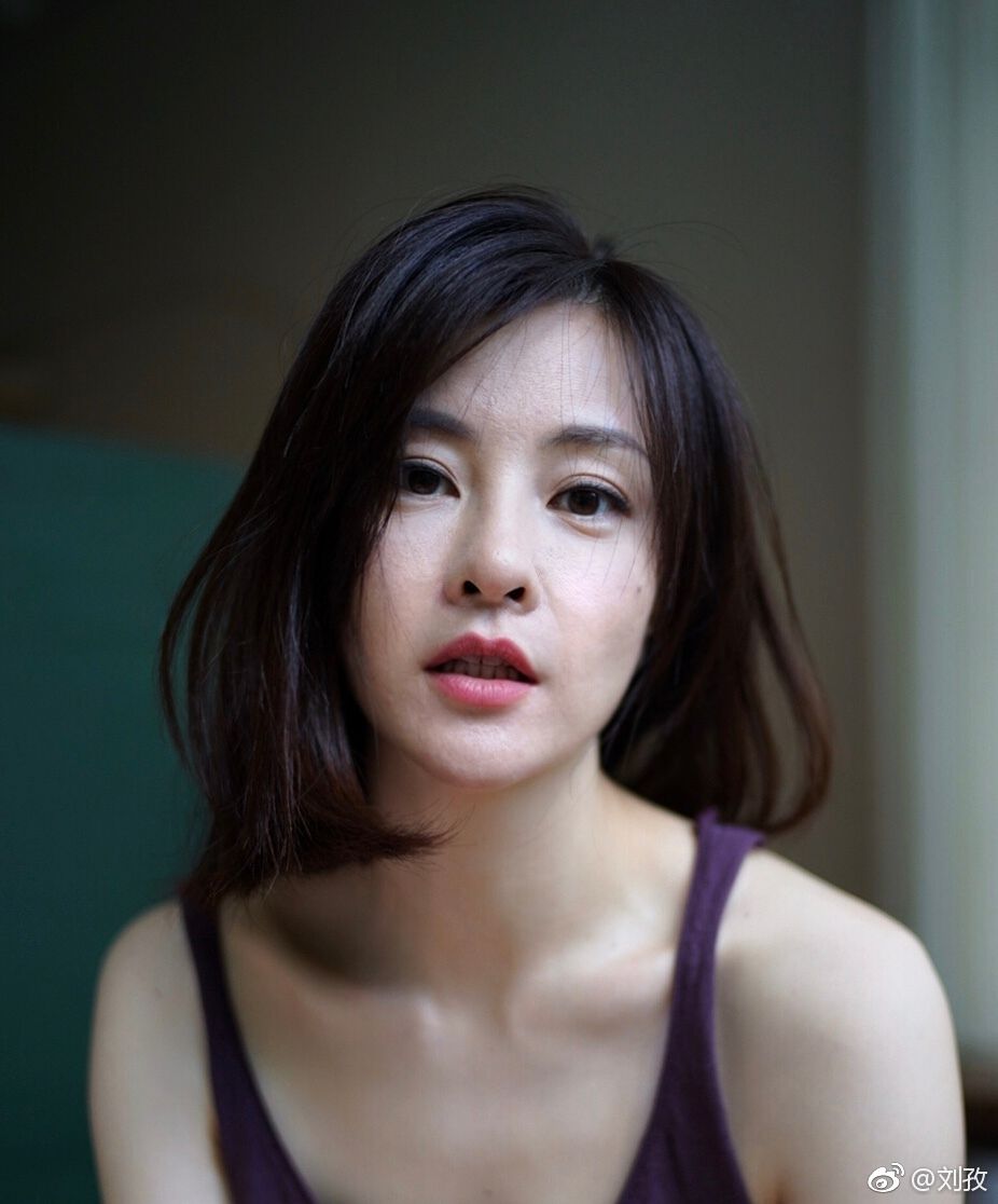 Zi Liu Sexy and Hottest Photos , Latest Pics