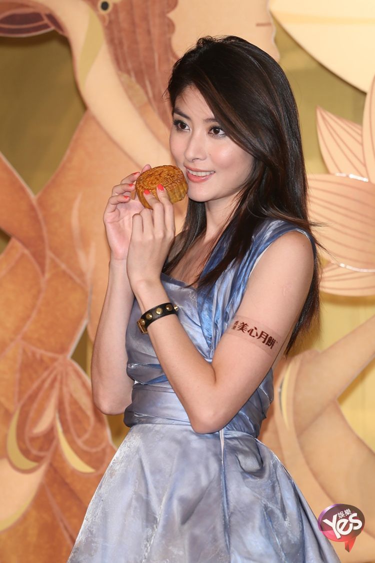 Kelly Chen Sexy and Hottest Photos , Latest Pics