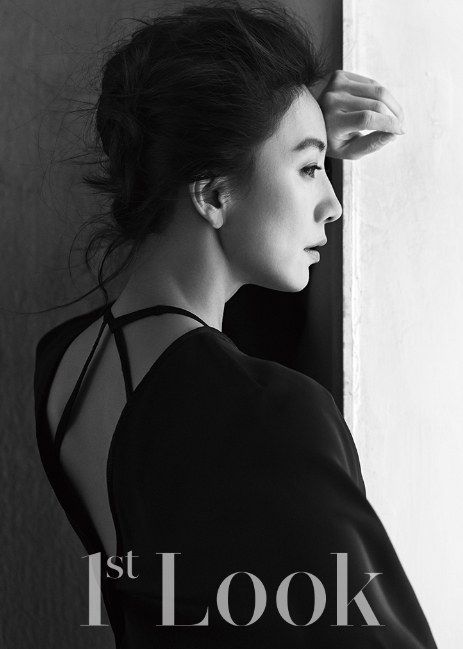 Kim Hee-ae Sexy and Hottest Photos , Latest Pics
