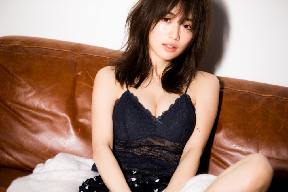 Rika Izumi Sexy and Hottest Photos , Latest Pics
