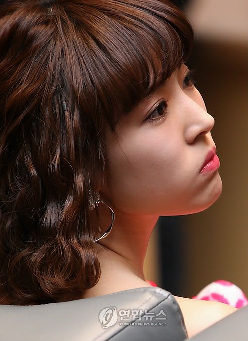 Kim So-yeon Sexy and Hottest Photos , Latest Pics