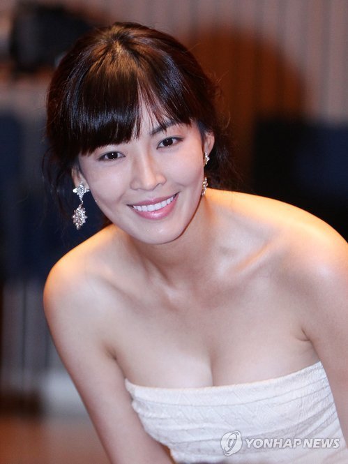 Kim So-yeon Sexy and Hottest Photos , Latest Pics