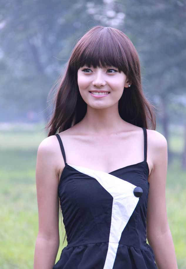 Yuan Lin Sexy and Hottest Photos , Latest Pics
