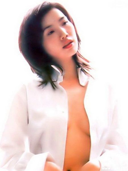 Suki Kwan Sexy and Hottest Photos , Latest Pics