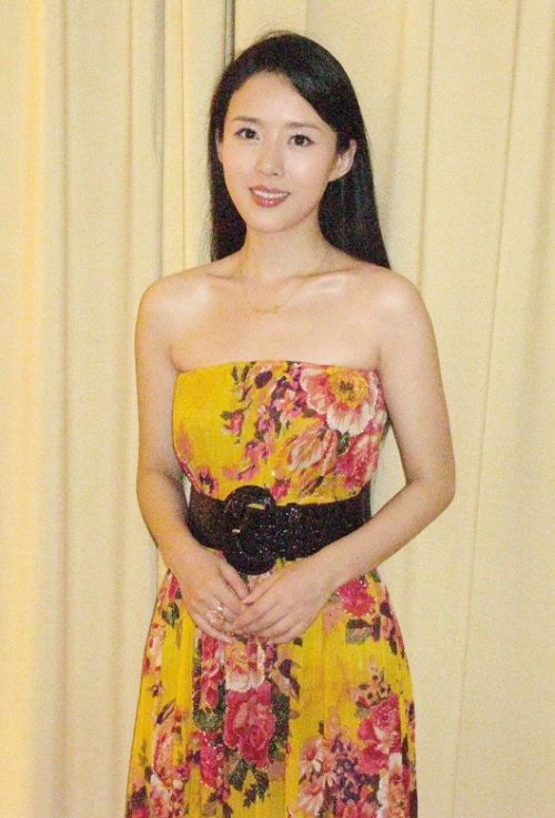 Danchen Yan Sexy and Hottest Photos , Latest Pics