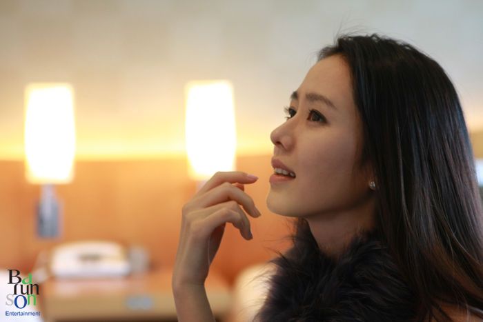 Son Ye-jin Sexy and Hottest Photos , Latest Pics