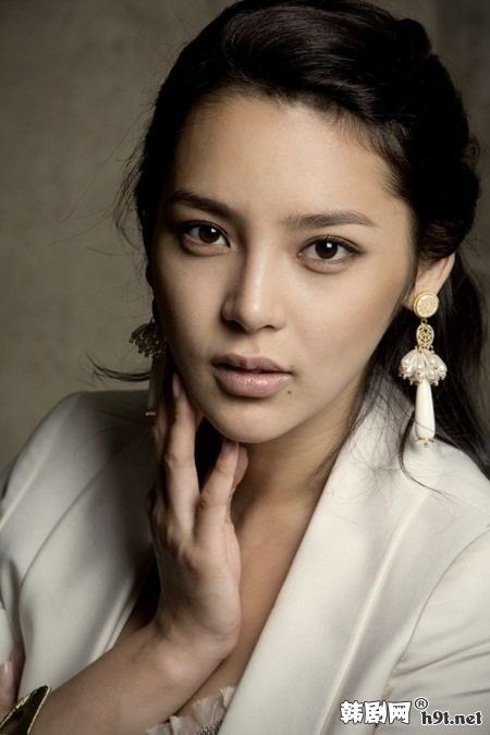 Si-yeon Park Sexy and Hottest Photos , Latest Pics