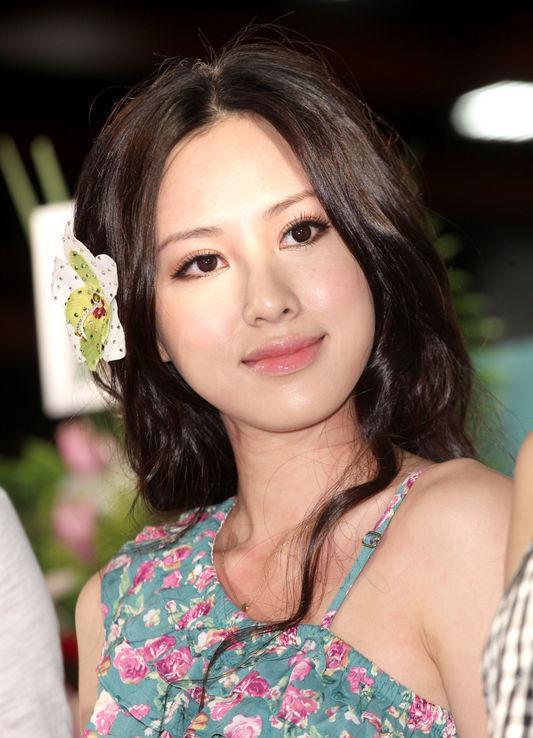 Serena Fang Sexy and Hottest Photos , Latest Pics
