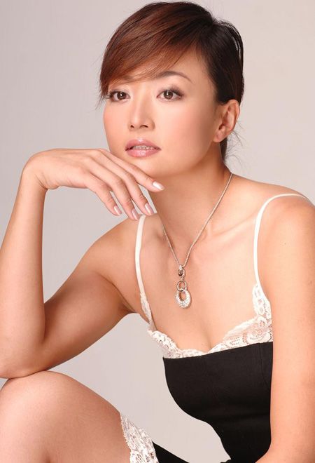 Hua Yuan Sexy and Hottest Photos , Latest Pics