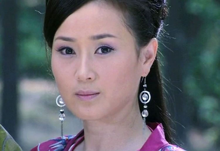 Li Zhou Sexy and Hottest Photos , Latest Pics