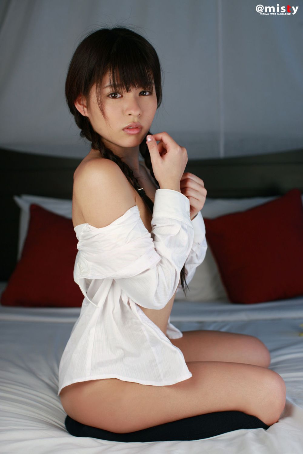 Miho Arai Sexy and Hottest Photos , Latest Pics