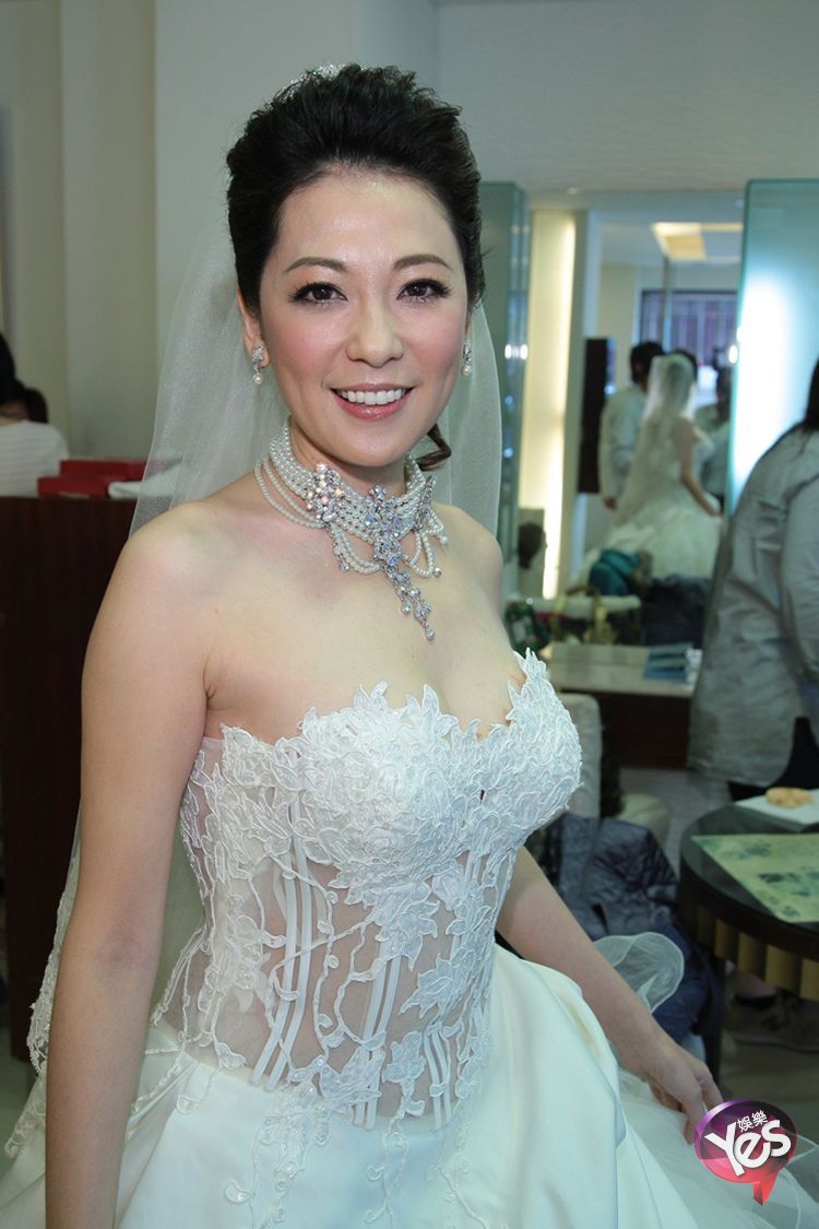 Ming-Chie Kuang Sexy and Hottest Photos , Latest Pics