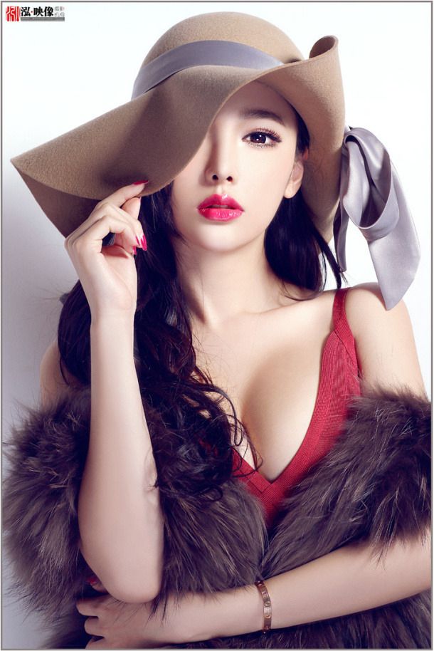 Xinyi Wang Sexy and Hottest Photos , Latest Pics