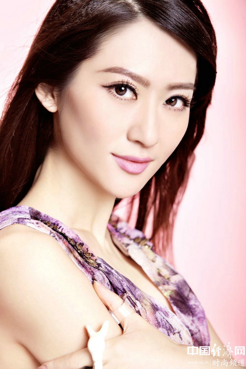 Jingru Yang Sexy and Hottest Photos , Latest Pics