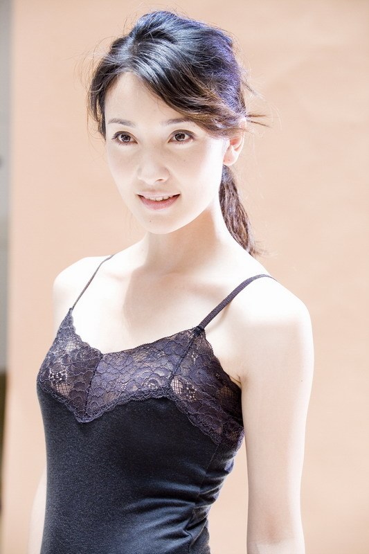 Yansu Wang Sexy and Hottest Photos , Latest Pics