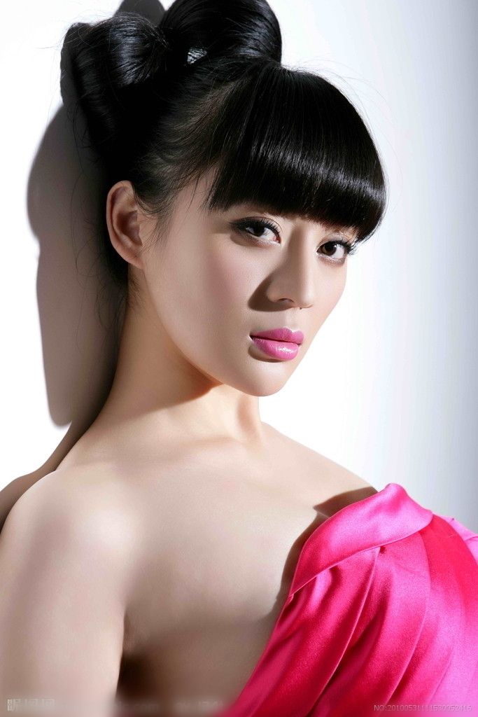 Shanshan Yuan Sexy and Hottest Photos , Latest Pics