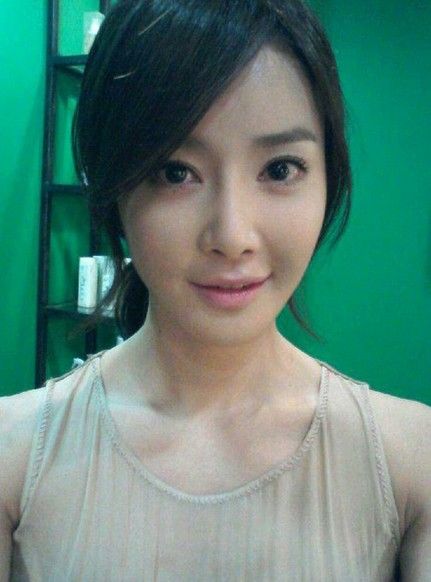 Lee Si-young Sexy and Hottest Photos , Latest Pics