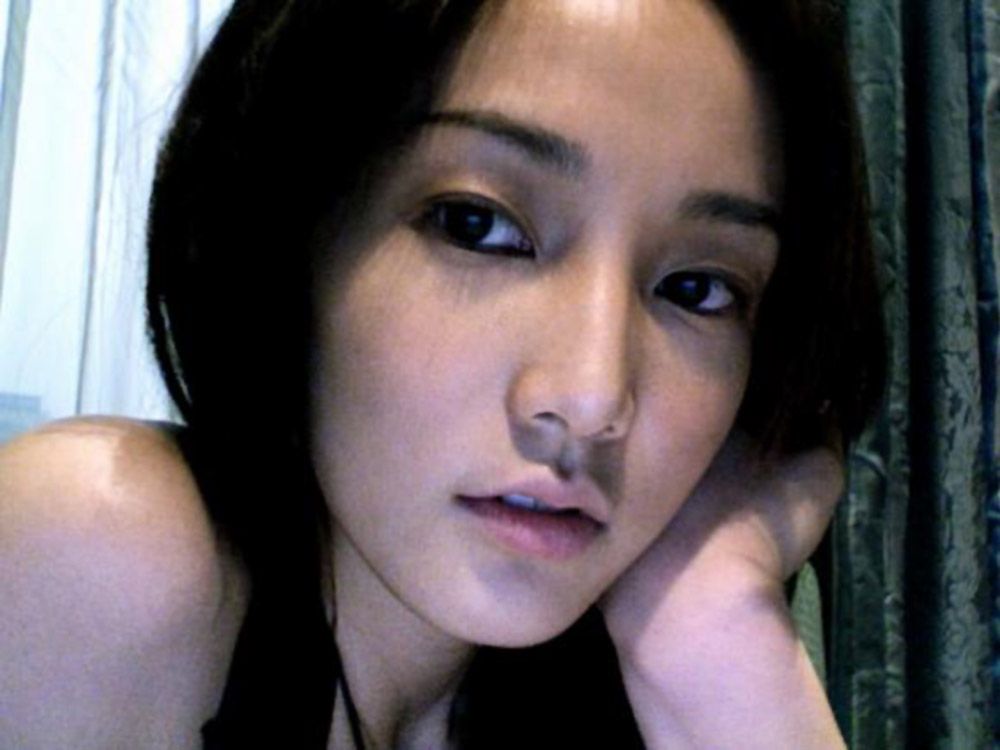 Jessie Hong Zhou Sexy and Hottest Photos , Latest Pics