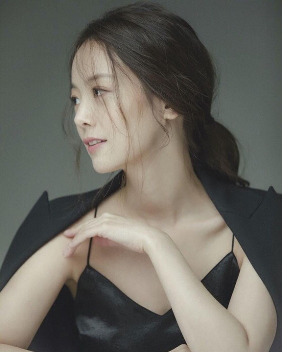 Yeo-Eun Son Sexy and Hottest Photos , Latest Pics