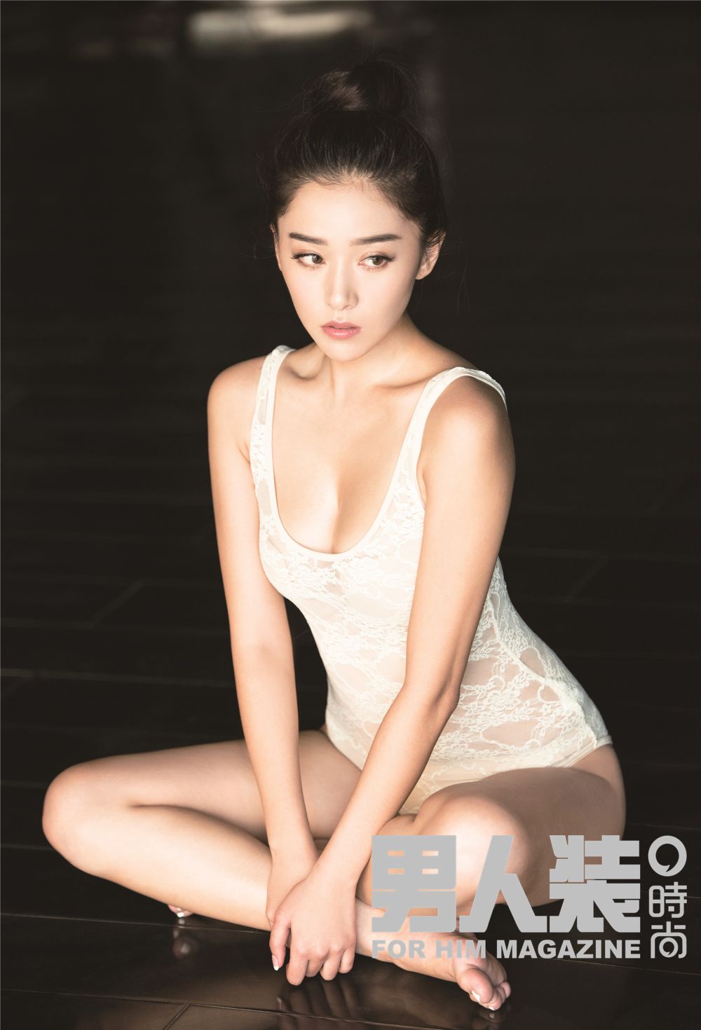 Qingzi Kan Sexy and Hottest Photos , Latest Pics