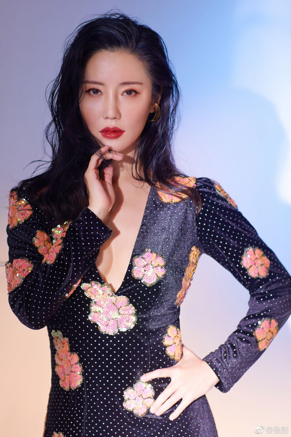 Tong Zhang Sexy and Hottest Photos , Latest Pics
