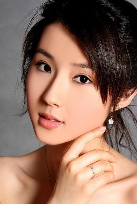 Anna Fang Sexy and Hottest Photos , Latest Pics