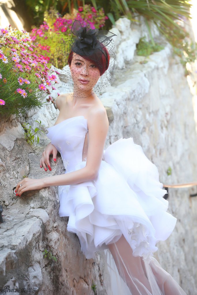 QiaoQiao Jin Sexy and Hottest Photos , Latest Pics