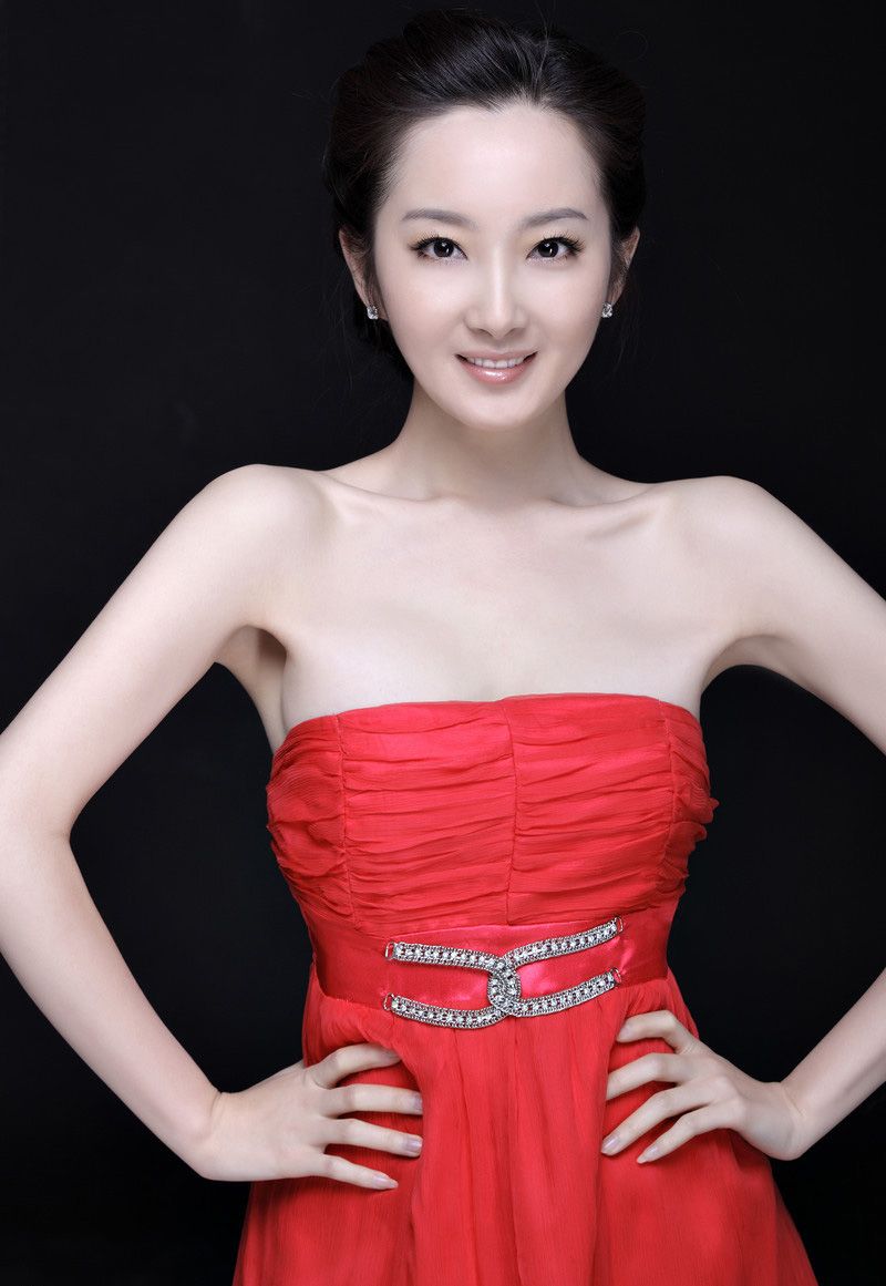 Yuanyuan Cheng Sexy and Hottest Photos , Latest Pics