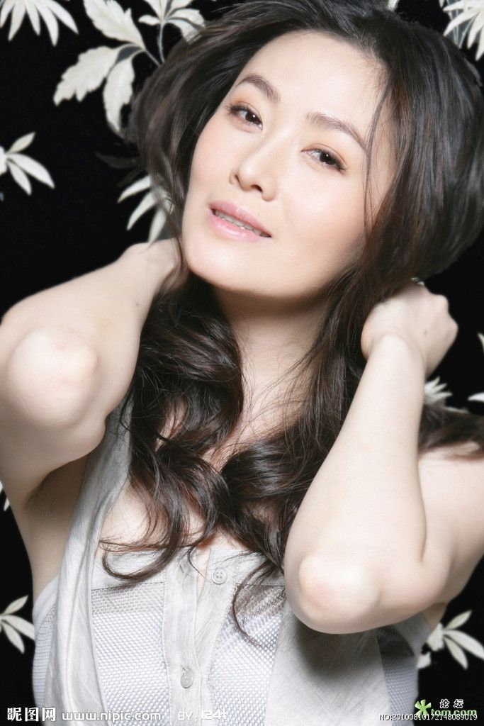 Si-Yi Wang Sexy and Hottest Photos , Latest Pics