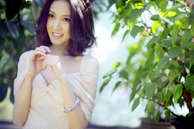 Lu Gao Sexy and Hottest Photos , Latest Pics