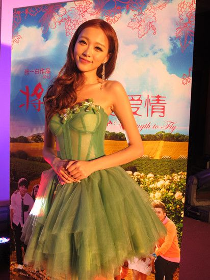 Yilin Huang Sexy and Hottest Photos , Latest Pics