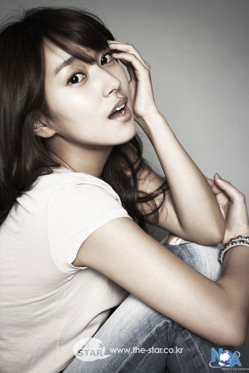 Min-ji Kim Sexy and Hottest Photos , Latest Pics