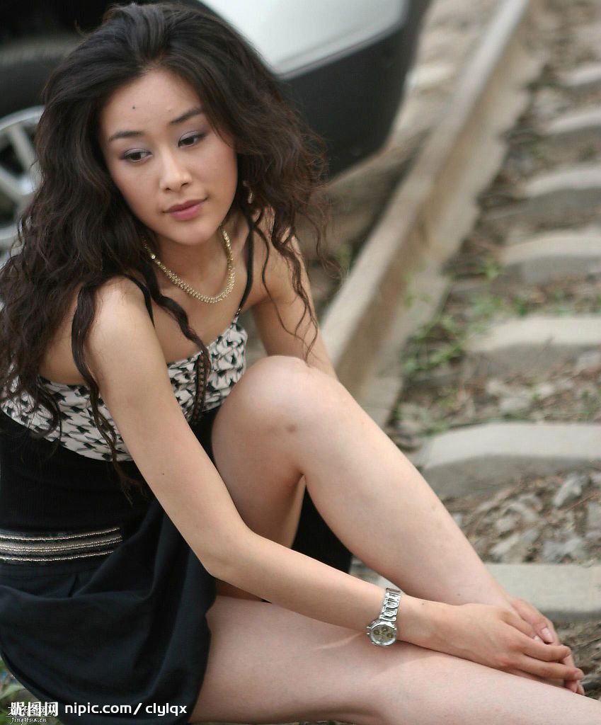 Yang Zhou Sexy and Hottest Photos , Latest Pics