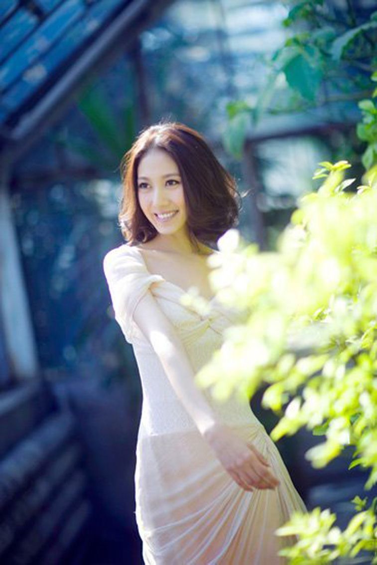 Lu Gao Sexy and Hottest Photos , Latest Pics