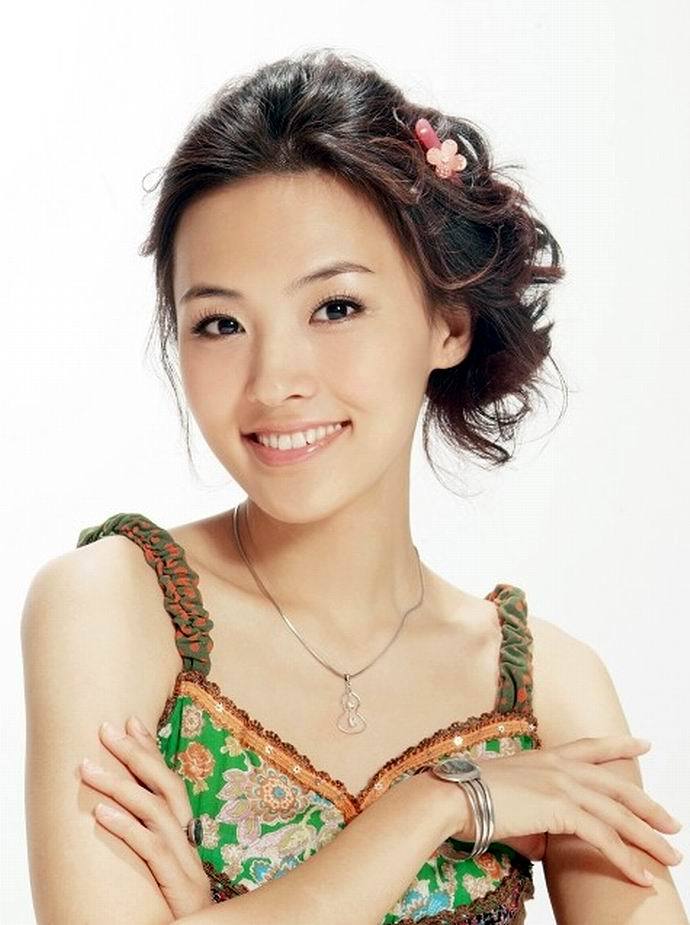 Luoqian Zheng Sexy and Hottest Photos , Latest Pics