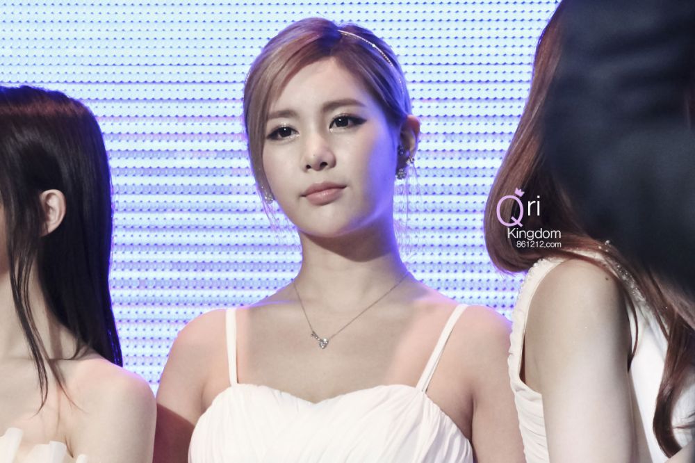 Qri Sexy and Hottest Photos , Latest Pics
