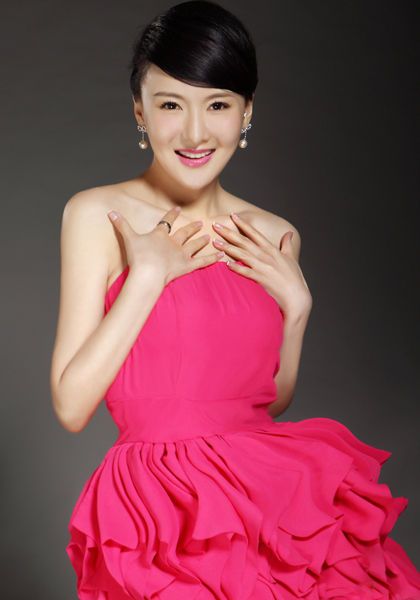 Yitong Zheng Sexy and Hottest Photos , Latest Pics