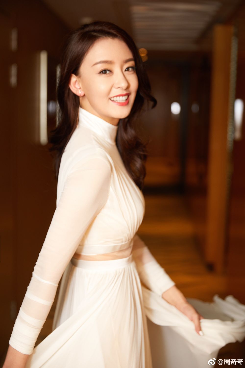 Zhou Qi Qi Sexy and Hottest Photos , Latest Pics