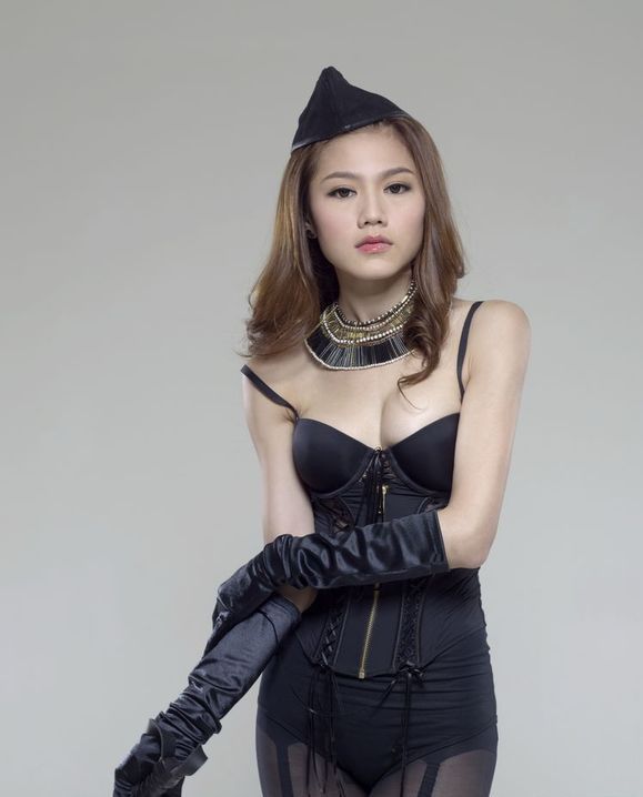 Chrissie Chau Sexy and Hottest Photos , Latest Pics