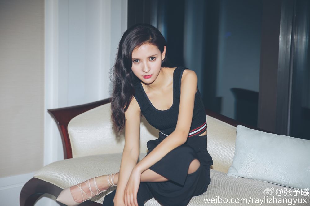 Yuxi Zhang Sexy and Hottest Photos , Latest Pics